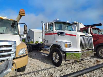 2016 Western Star 4700 Cab & Chassis Truck