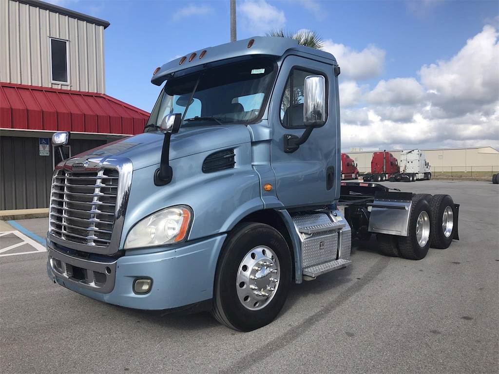 2015 Freightliner Cascadia >> 2013 Freightliner Cascadia 113 Tandem Axle Day Cab Truck Detroit Dd13 410hp Manual For Sale 553 895 Miles Defuniak Springs Fl 9426 2015 Freightliner Cascadia >> 2013 Freightliner Cascadia 113 Tandem Axle Day Cab Truck Detroit Dd13 410hp Manual For Sale 553 895 Miles Defuniak Springs Fl 9426