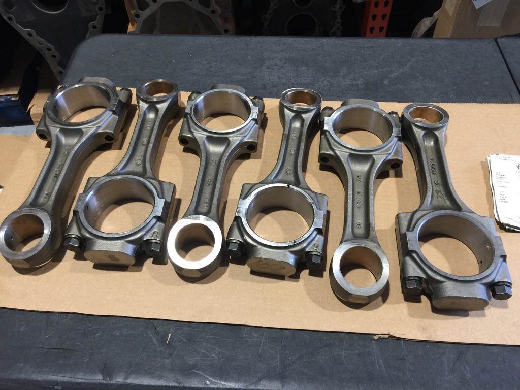 Caterpillar C15 Engine Rod for a 2003 International 9400I For Sale