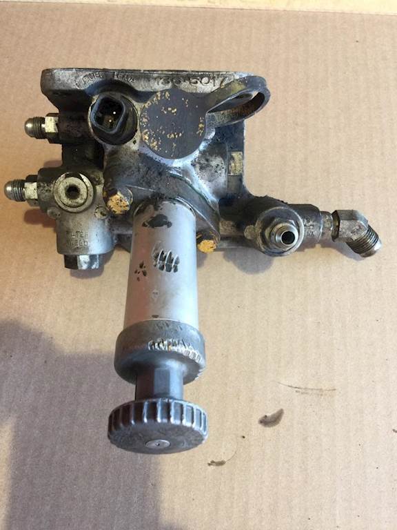 2006 CAT C15 FUEL FILTER HOUSING WITH PRIMER PUMP For Sale Defuniak