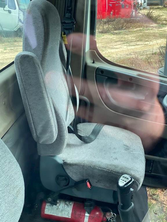 2011 FREIGHTLINER CASCADIA DRIVERS SIDE SEAT For Sale Defuniak