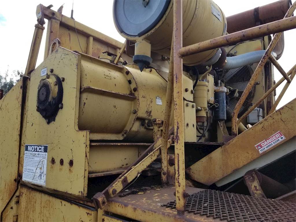 2000 Bandit Beast 3680 Horizontal Grinder For Sale, 3,700 Hours