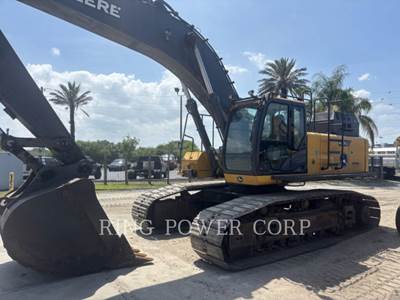 John Deere 470G Excavator