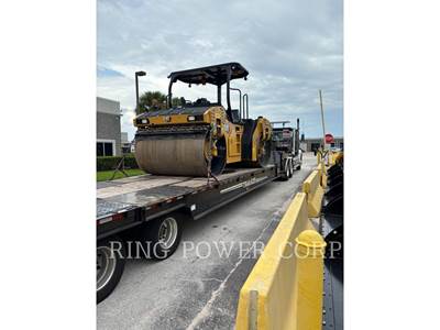 Caterpillar CB13 Tandem Vibratory Roller