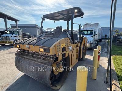 Caterpillar CB13 Tandem Vibratory Roller