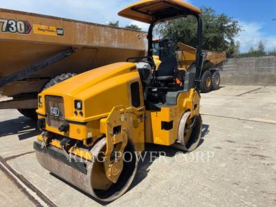 Caterpillar CB4.0 Smooth Drum Roller Compactor
