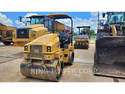 Caterpillar CB4.4 Smooth Drum Roller Compactor