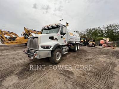 United WT5000 Water Truck