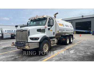 United WT5000 Water Truck