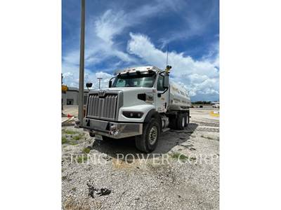 United WT5000 Water Truck