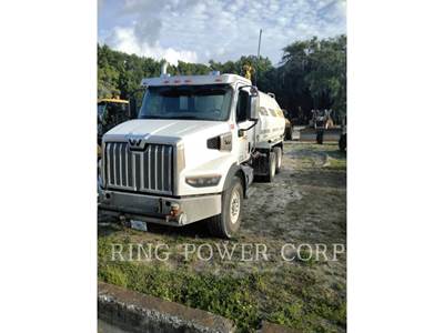 United WT5000 Water Truck