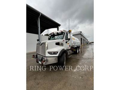 United WT5000 Water Truck