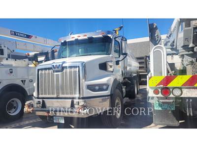 United WT5000 Water Truck