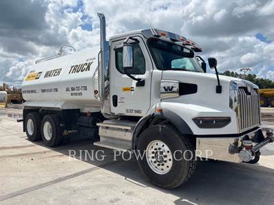 United WT5000 Water Truck