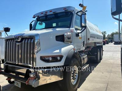 United WT5000 Water Truck
