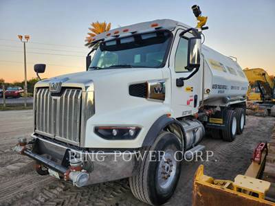 United WT5000 Water Truck