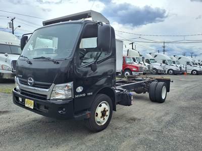 Hino 195 Single Axle Cab & Chassis Truck - J05ETP'10 210/2500, 210HP, 6 Speed Automatic