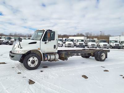International 4300 Single Axle Cab & Chassis Truck - 6 Speed Automatic