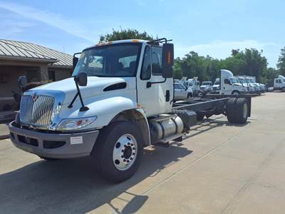 International 4300 Single Axle Cab & Chassis Truck - 260HP, 7 Speed Automatic