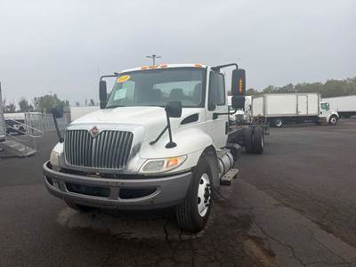 International 4300 Single Axle Cab & Chassis Truck - 260HP, 7 Speed Automatic