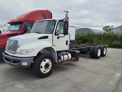 International 4400 Tandem Axle Cab & Chassis Truck - 300HP, 6 Speed Automatic