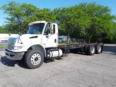 International 4400 Tandem Axle Cab & Chassis Truck - 350HP, 6 Speed Automatic
