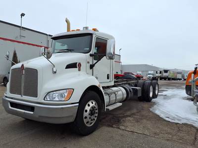Kenworth T370 Tandem Axle Cab & Chassis Truck - 350HP, 6 Speed Automatic