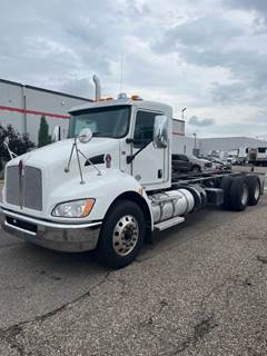 Kenworth T370 Tandem Axle Cab & Chassis Truck - 350HP, 6 Speed Automatic