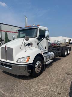 Kenworth T370 Tandem Axle Cab & Chassis Truck - 350HP, 6 Speed Automatic