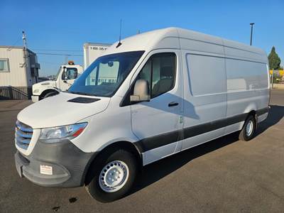 Mercedes-Benz 2500 Cargo Van - 188HP, 5 Speed Automatic