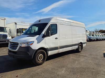 Mercedes-Benz 2500 Cargo Van - 188HP, 5 Speed Automatic