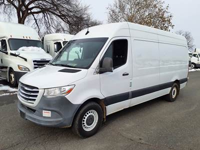Mercedes-Benz 2500 Cargo Van - 188HP, 5 Speed Automatic