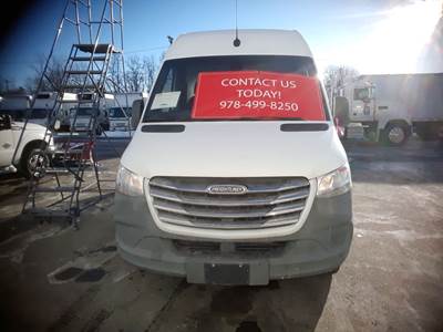 Mercedes-Benz 2500 Cargo Van - 188HP, 5 Speed Automatic