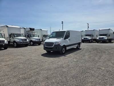 Mercedes-Benz 2500 Cargo Van - 188HP, 5 Speed Automatic