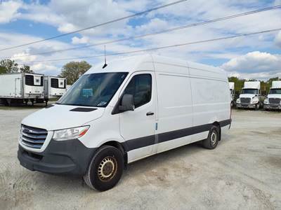 Mercedes-Benz 2500 Cargo Van - 188HP, 5 Speed Automatic
