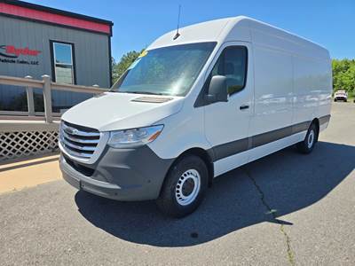 Mercedes-Benz 2500 Cargo Van - 188HP, 5 Speed Automatic