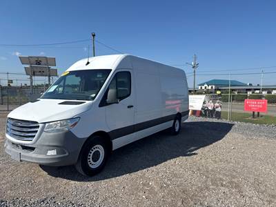 Mercedes-Benz 2500 Cargo Van - 188HP, 5 Speed Automatic