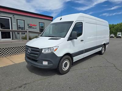 Mercedes-Benz 2500 Cargo Van - 168HP, 9 Speed Automatic