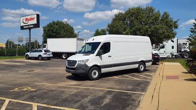Mercedes-Benz 2500 Cargo Van - 188HP, 5 Speed Automatic