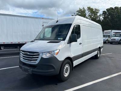 Mercedes-Benz 2500 Cargo Van - 188HP, 5 Speed Automatic