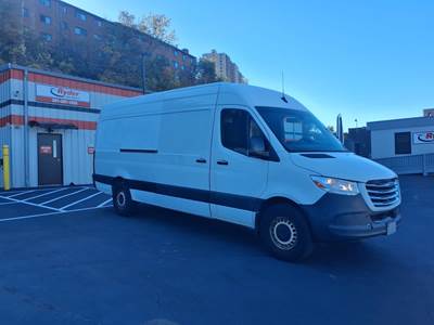 Mercedes-Benz 2500 Cargo Van - 188HP, 5 Speed Automatic
