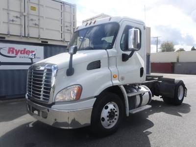 Freightliner Cascadia 113 Single Axle Day Cab Truck - 450HP, 12 Speed Automatic