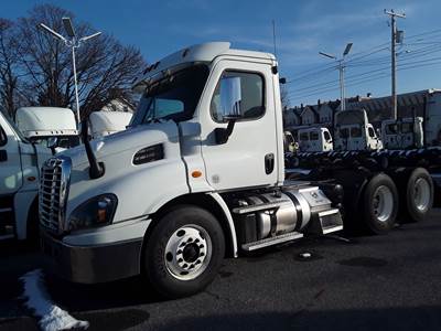 Freightliner Cascadia 113 Day Cab Truck - 450HP, 12 Speed Automatic
