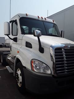Freightliner Cascadia 113 Day Cab Truck - 450HP, 12 Speed Automatic