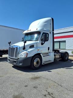 Freightliner Cascadia 113 Single Axle Day Cab Truck - 410HP, 12 Speed Automatic