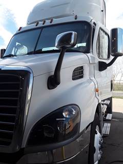 Freightliner Cascadia 113 Single Axle Day Cab Truck - 12 Speed Automatic