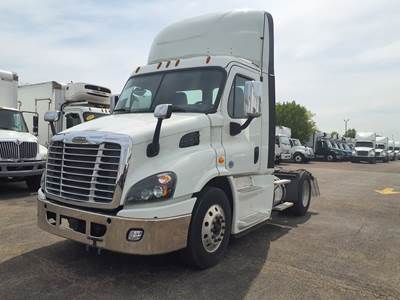 Freightliner Cascadia 113 Single Axle Day Cab Truck - 410HP, 10 Speed Automatic