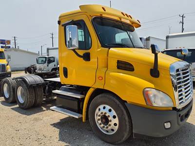 Freightliner Cascadia 113 Day Cab Truck - 435HP, 10 Speed Automatic