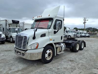 Freightliner Cascadia 113 Day Cab Truck - 450HP, 6 Speed Automatic