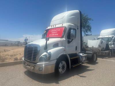 Freightliner Cascadia 113 Single Axle Day Cab Truck - 410HP, 12 Speed Automatic